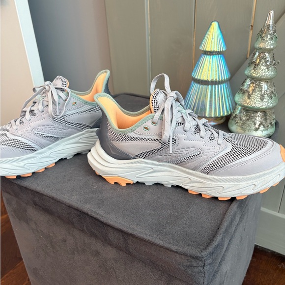 Woman’s HOKA’S Anacapa 2 Freedom size 7.5  Gray and Peach Walking Sneakers - Picture 10 of 10